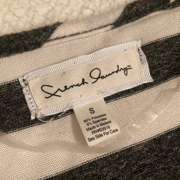 French Laundry | Women’s V-Neck Striped Long Sleeve Tunic - Picture 4 of 5